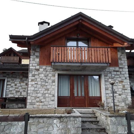 Casa Vacanze Emilio Temù Buitenkant foto