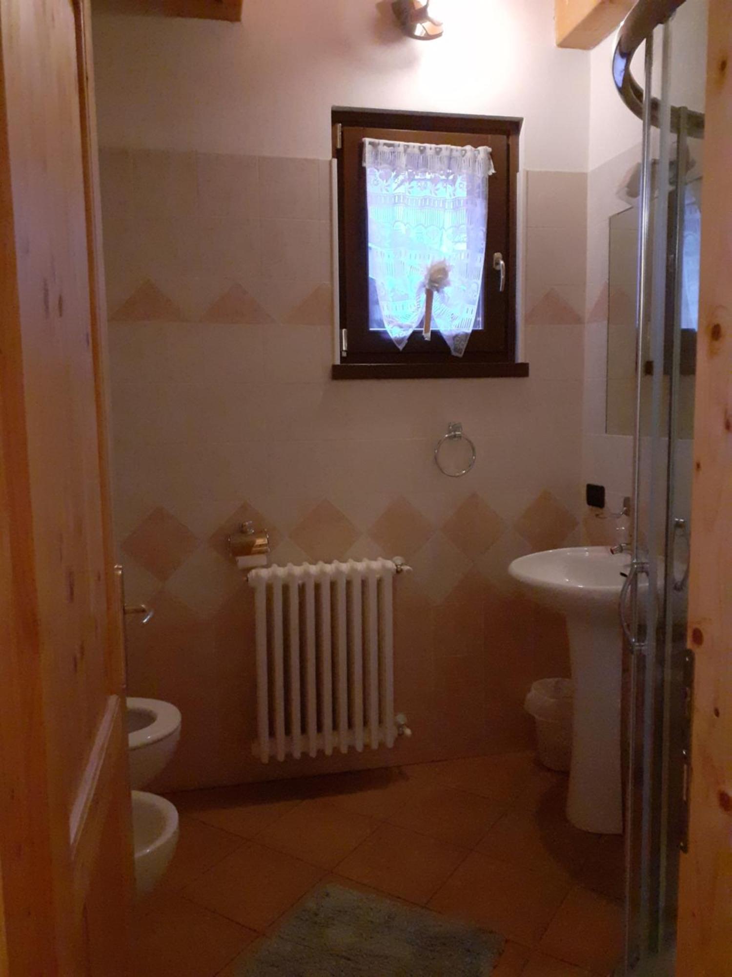 Casa Vacanze Emilio Temù Buitenkant foto